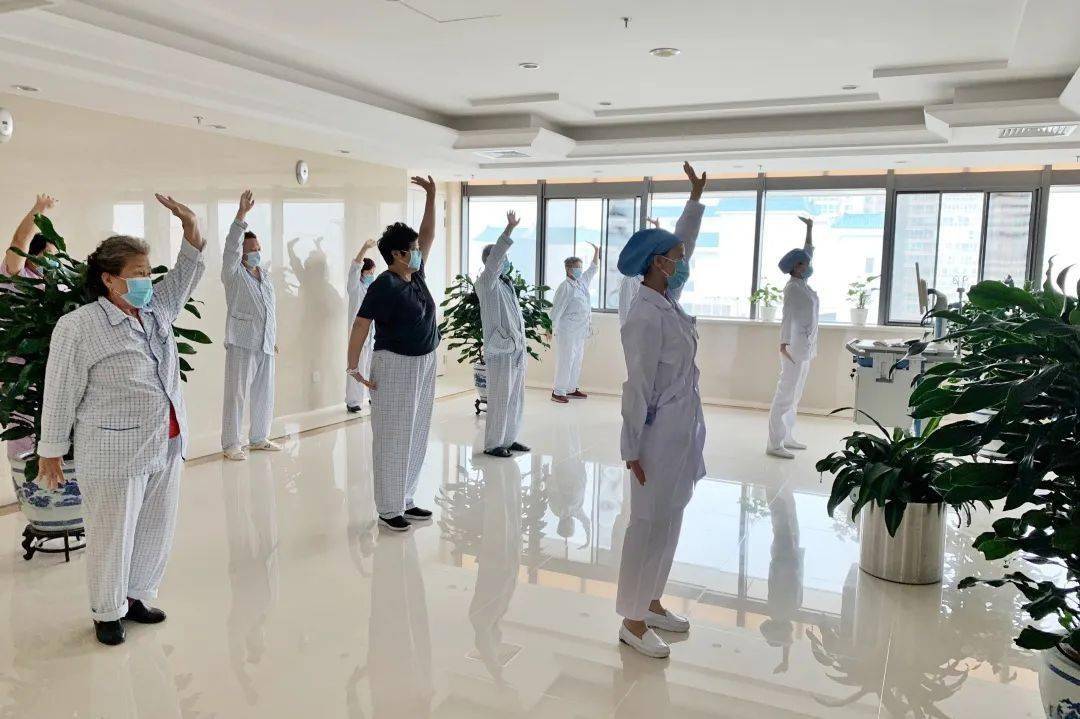 田先生|我的国庆节 ｜ 假期连追高甜剧，广医值守情义绵绵