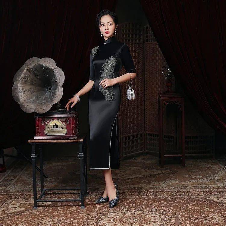复古风的黑色旗袍,一般人驾驭不了
