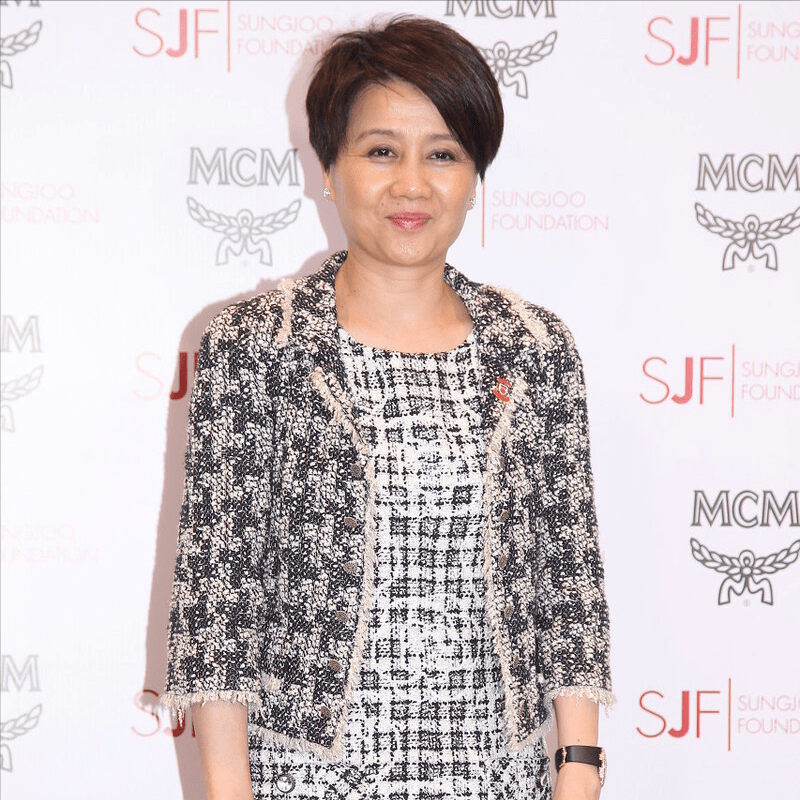 赌王四姨太梁安琪的发型告诉我们,圆脸适合短发,减龄又显脸小