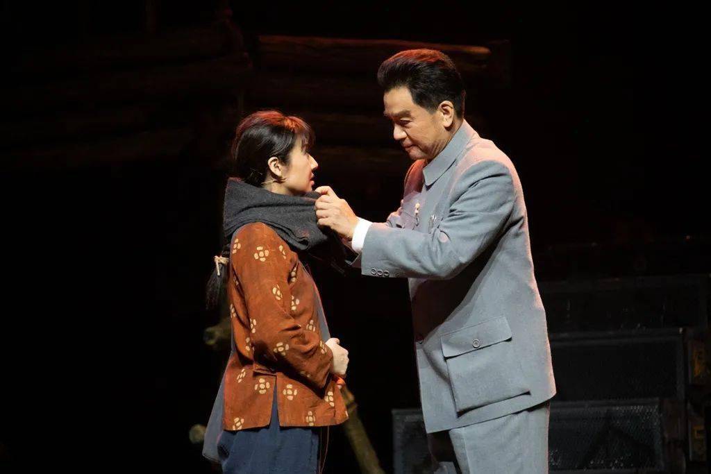 《报童》剧照儿童剧《报童》于9月25日在中国儿童艺术剧院首演,当天,"