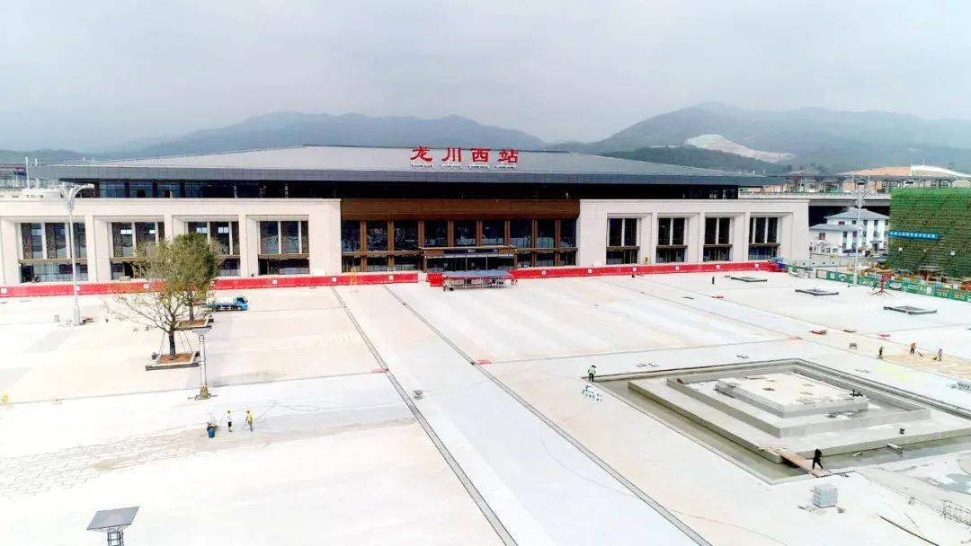 国庆全力抢工期保进度赣深高铁龙川西站预计年底投入使用