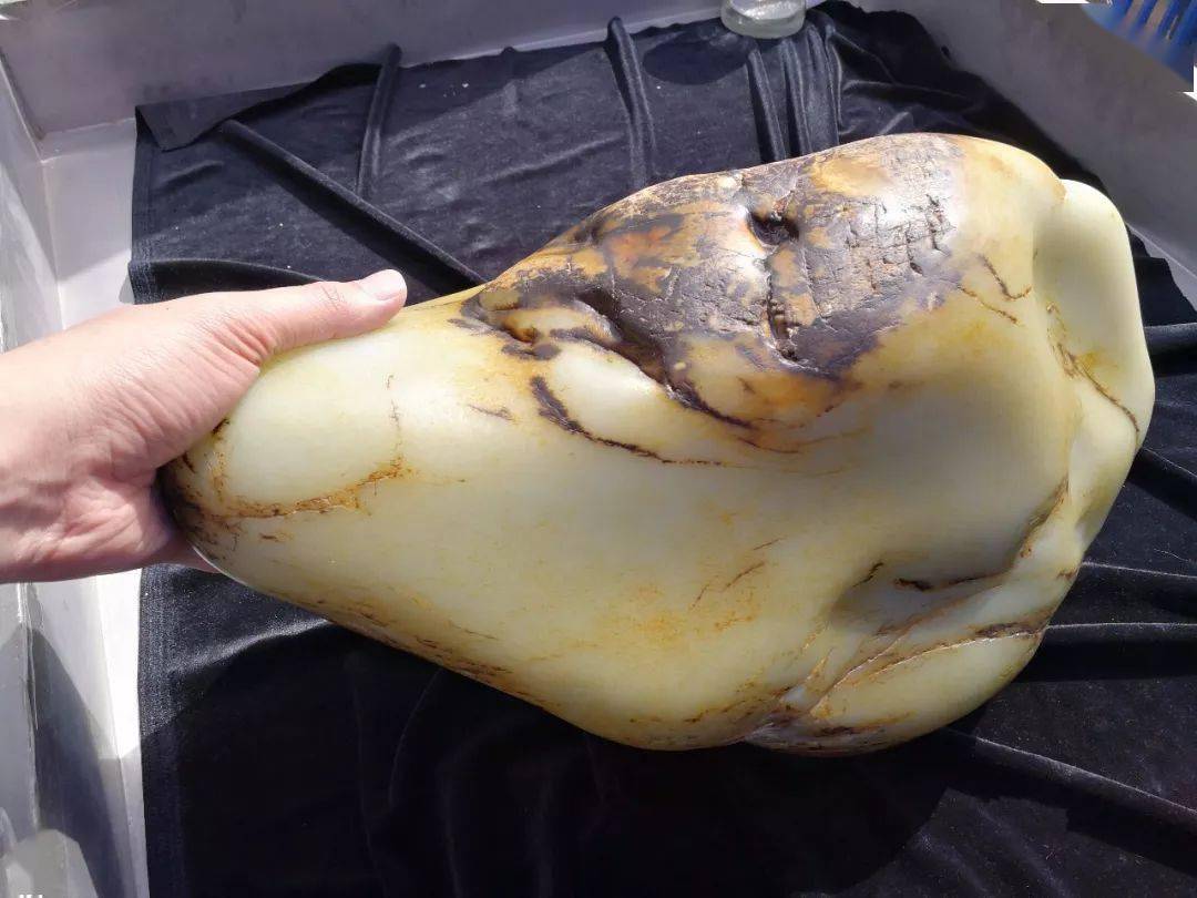 和田玉大籽料,千万天价何时休