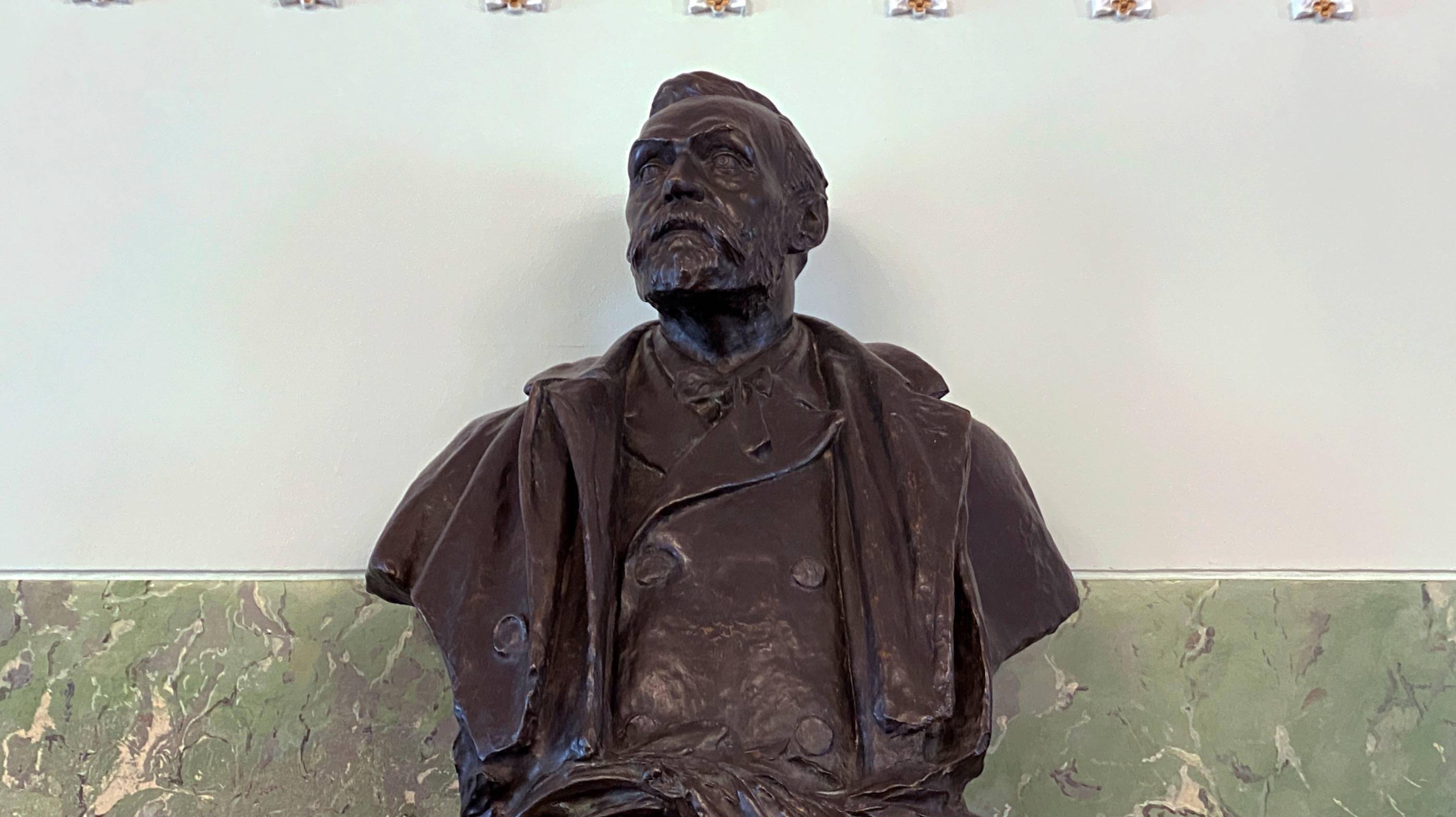 不會英語 寫得不夠苦 拿不到諾貝爾文學獎 克勞德 阿爾諾 中國熱點