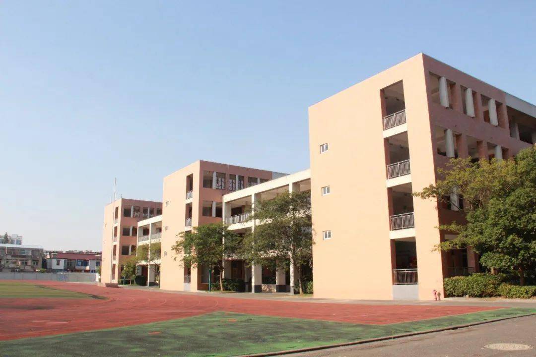 仪征市实验小学关于课后延时服务的告家长书贵家长:为深入贯彻"双减"