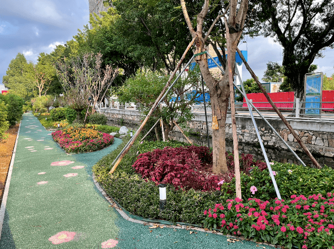 海北东石桃花园焕然一新未来将打造成桃花主题体验式农业公园