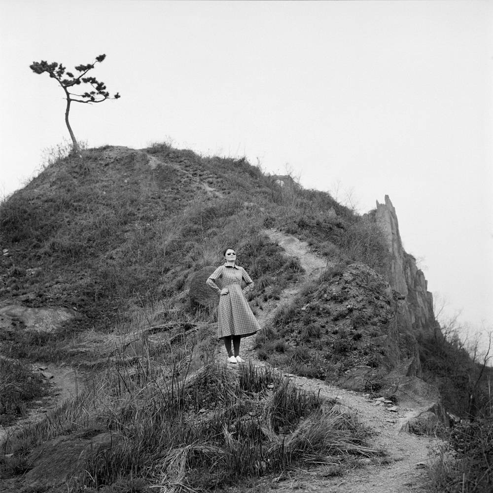 幅照片《昨天堂》：山河故人情怀落在严明身上