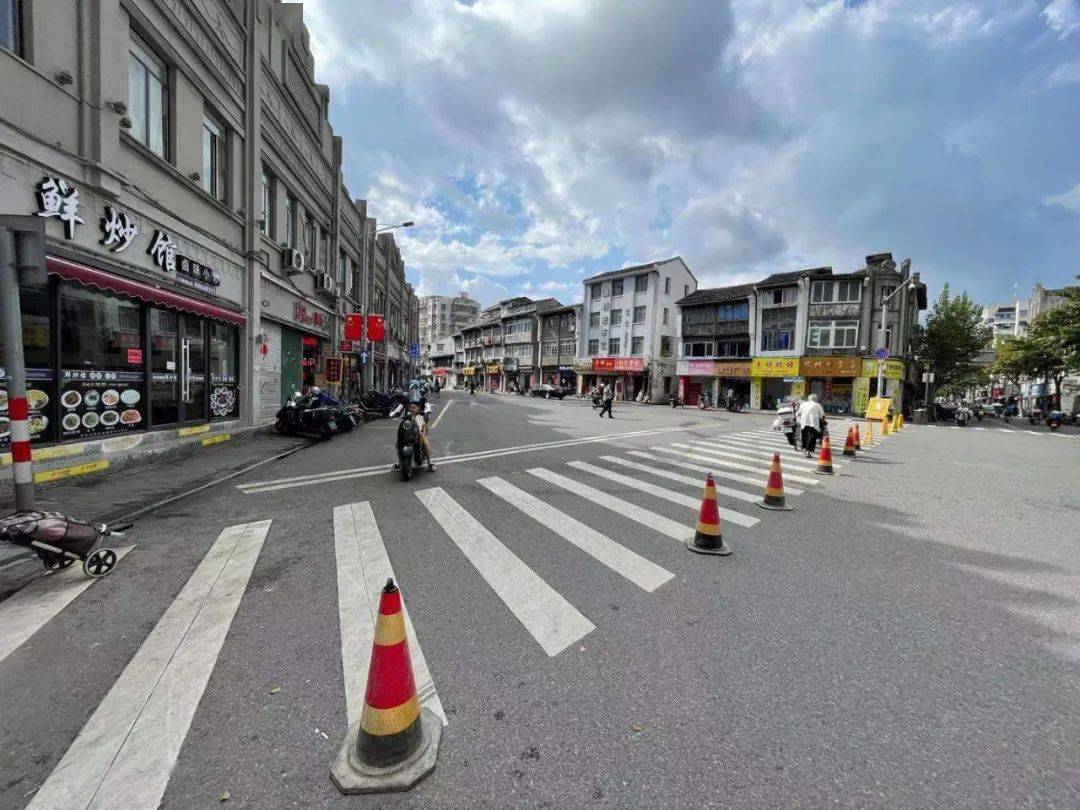 温州市区广场路突发大火