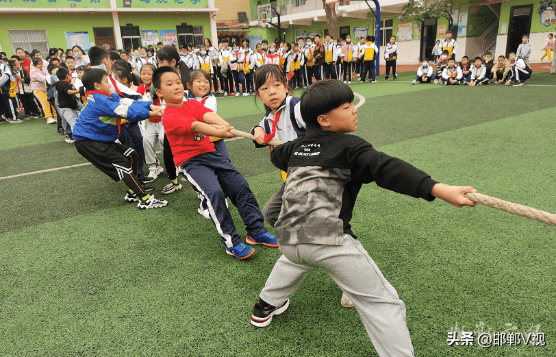 丛台区外国语小学举办趣味运动会