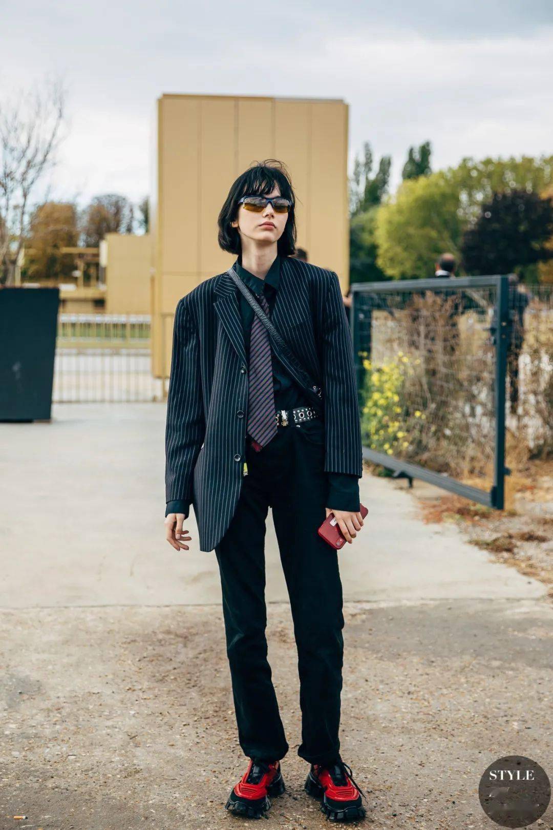 风衣 如何实现一衣多穿？你只需要件衬衫~