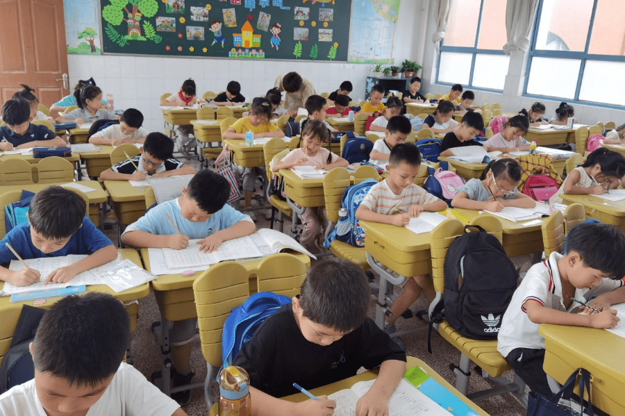 新闻实事课 af5e11077d154ae18542b633629ae518.png