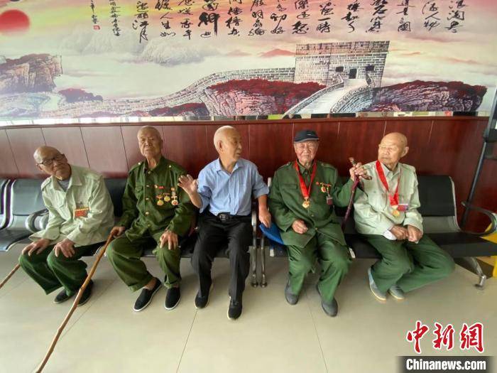 今年84岁的李兰祥是河北省赞皇县人,也是一位退伍老兵.
