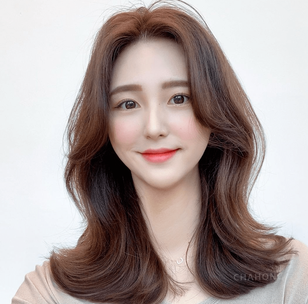 女生发型这么烫颜值暴涨