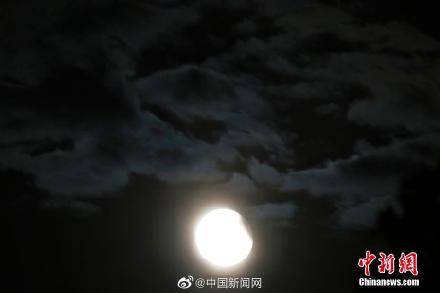 新发现！月球在地球大气层中