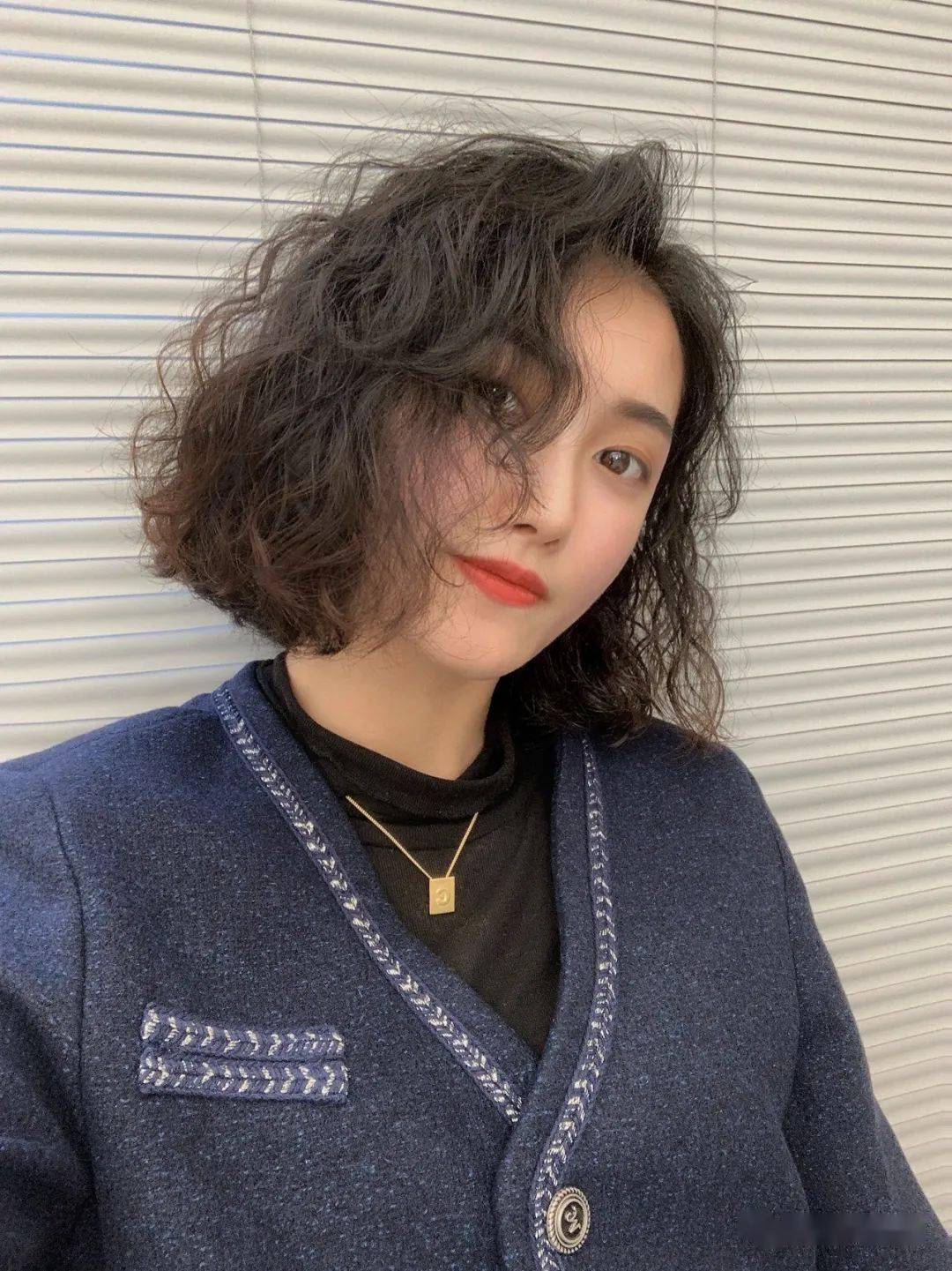 2021流行短发烫卷卷