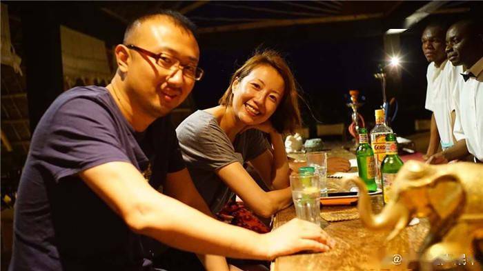 赵若虹晒照庆祝结婚九周年与老公相恋过程曝光那多自称死缠烂打