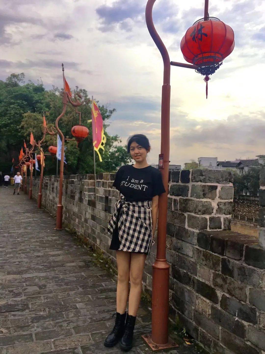 晋江市季延中学 林馨1高中组一等奖让我们一起向这三名获奖选手及指导