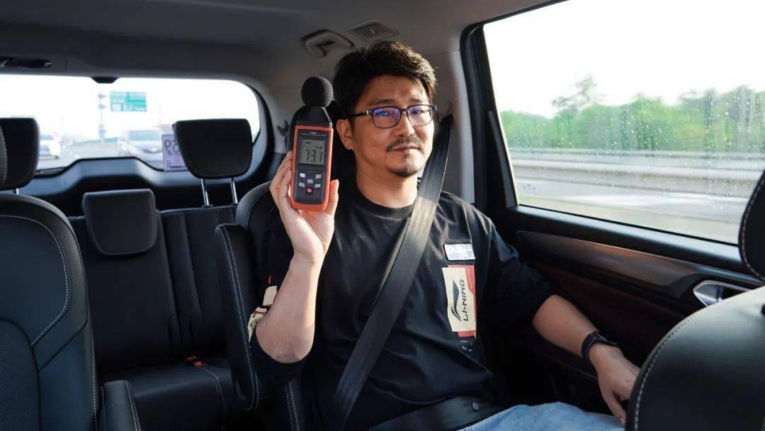 15万落地 轿车 Suv和mpv之间 为啥选后者是最明智的 空间