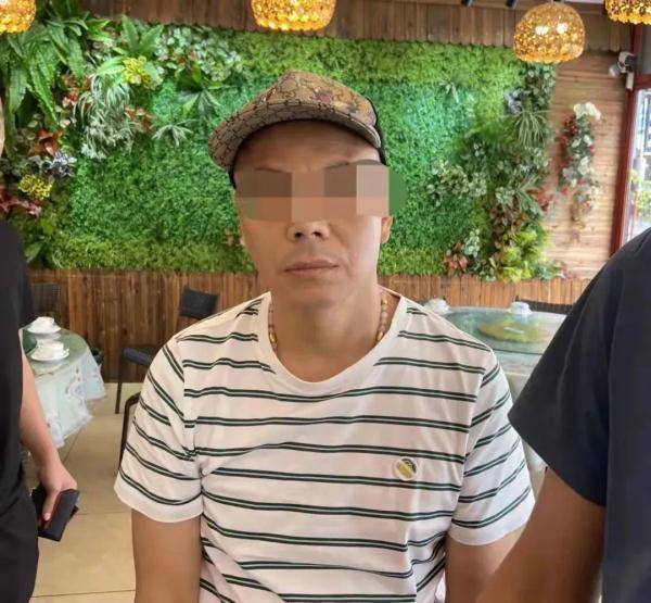 藏草丛2小时,两男子凌晨潜入海南一酒店客房内…刑拘!