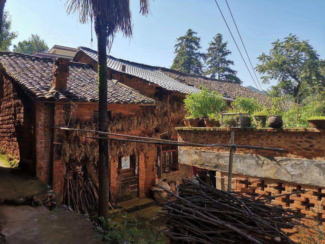 宣威美丽乡村龙场云下黄村