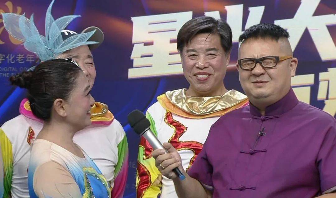 武汉市东方艺术团本期由武汉数字化老年大学《喜子来了·未来有你》第
