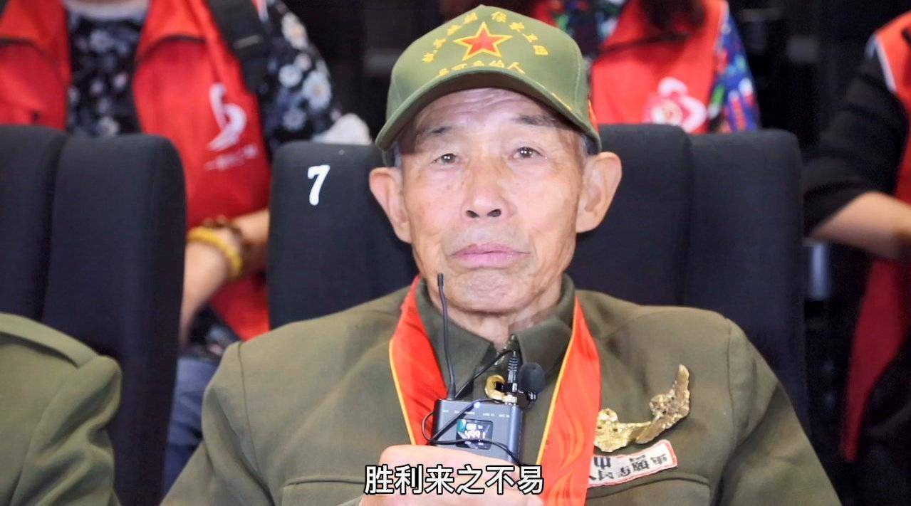 他是特等功臣,十分钟消灭美军一个排,吓得7个美军跪地投降_崔建国