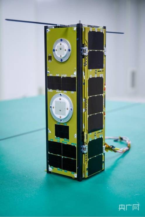 仰望星空 上海交大自主研发小卫星搭载长征二号丁型火箭成功发射