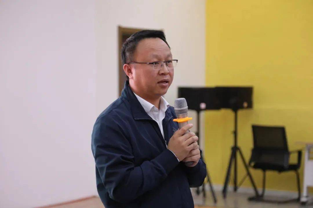 容城县举办第三期青年干部读书交流研讨会