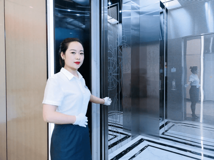 东湖广场四维度感受高端写字楼物业服务