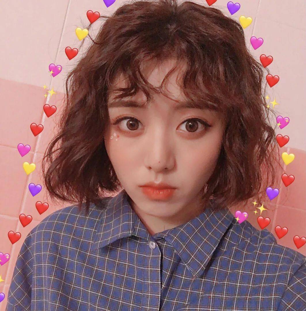 李沁刘 秋冬衣服朴素不出挑？李沁刘人语教你在发型上下功夫