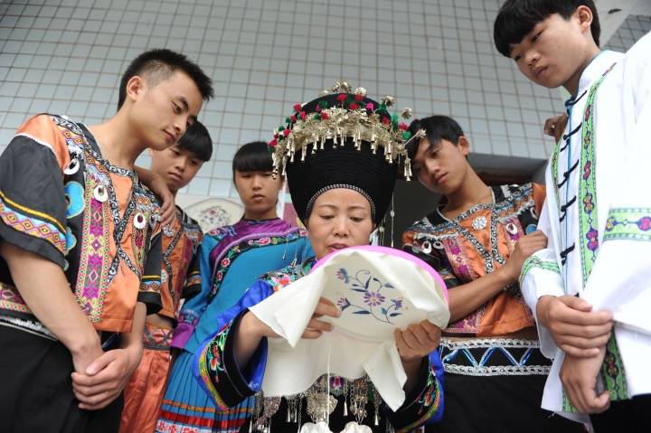 武陵 【锦绣计划·巾帼风采?】吴仙花:校园传授“针”功夫 创新理念“绣”时尚