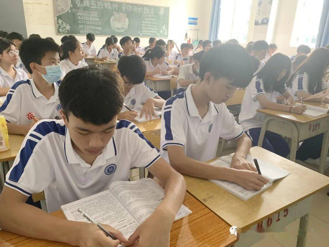 你认真上课的样子真美现场直击我校学生上课状态