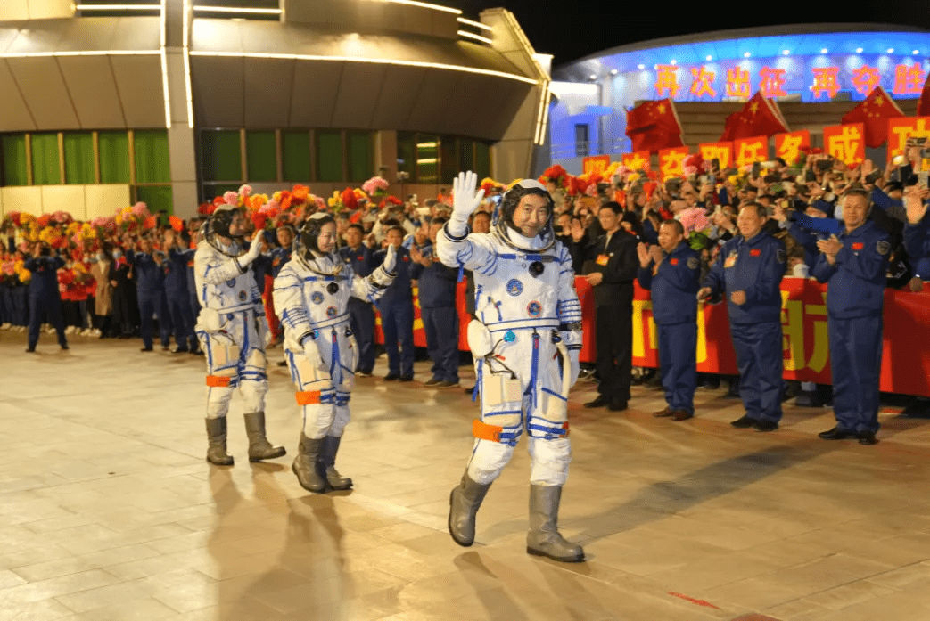 领命出征！这首歌响彻现场