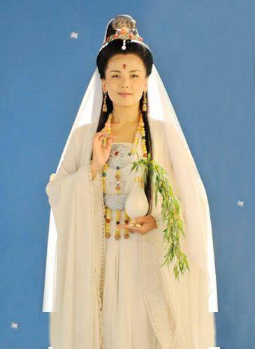 大鹏|如来倾尽灵山之力降服大鹏，为何没带观音？你看他留菩萨看守谁