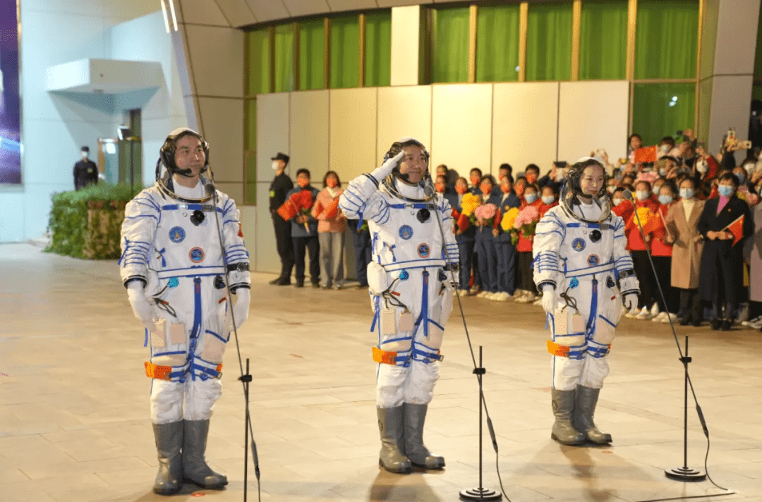 领命出征！这首歌响彻现场