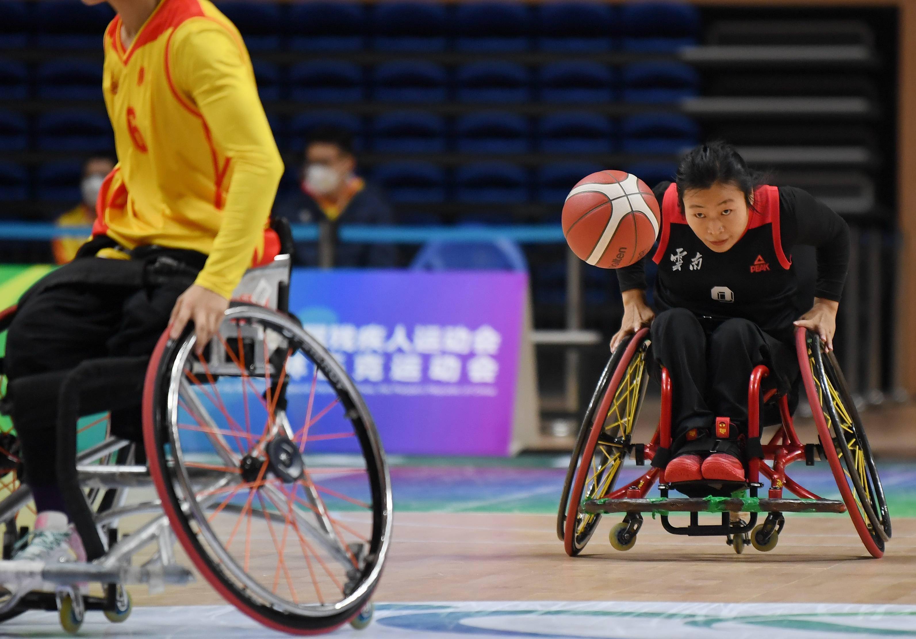 残运会——轮椅篮球:广东女队胜云南女队_比赛