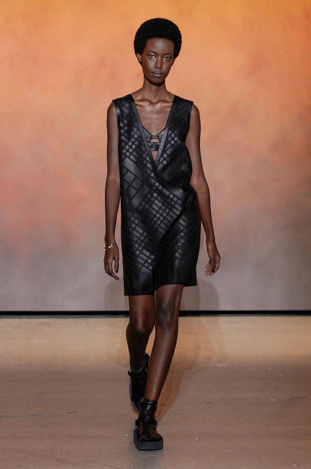 公众 把太阳光的颜色穿在身上!HERMèS(爱马仕)2022春夏全新系列发布