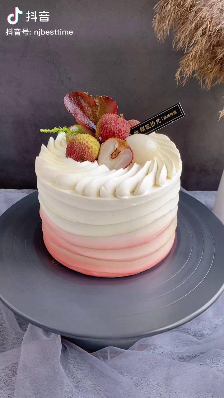 分享一款荔枝蛋糕夏日的味道荔枝蛋糕水果蛋糕蛋糕学校烘焙学校