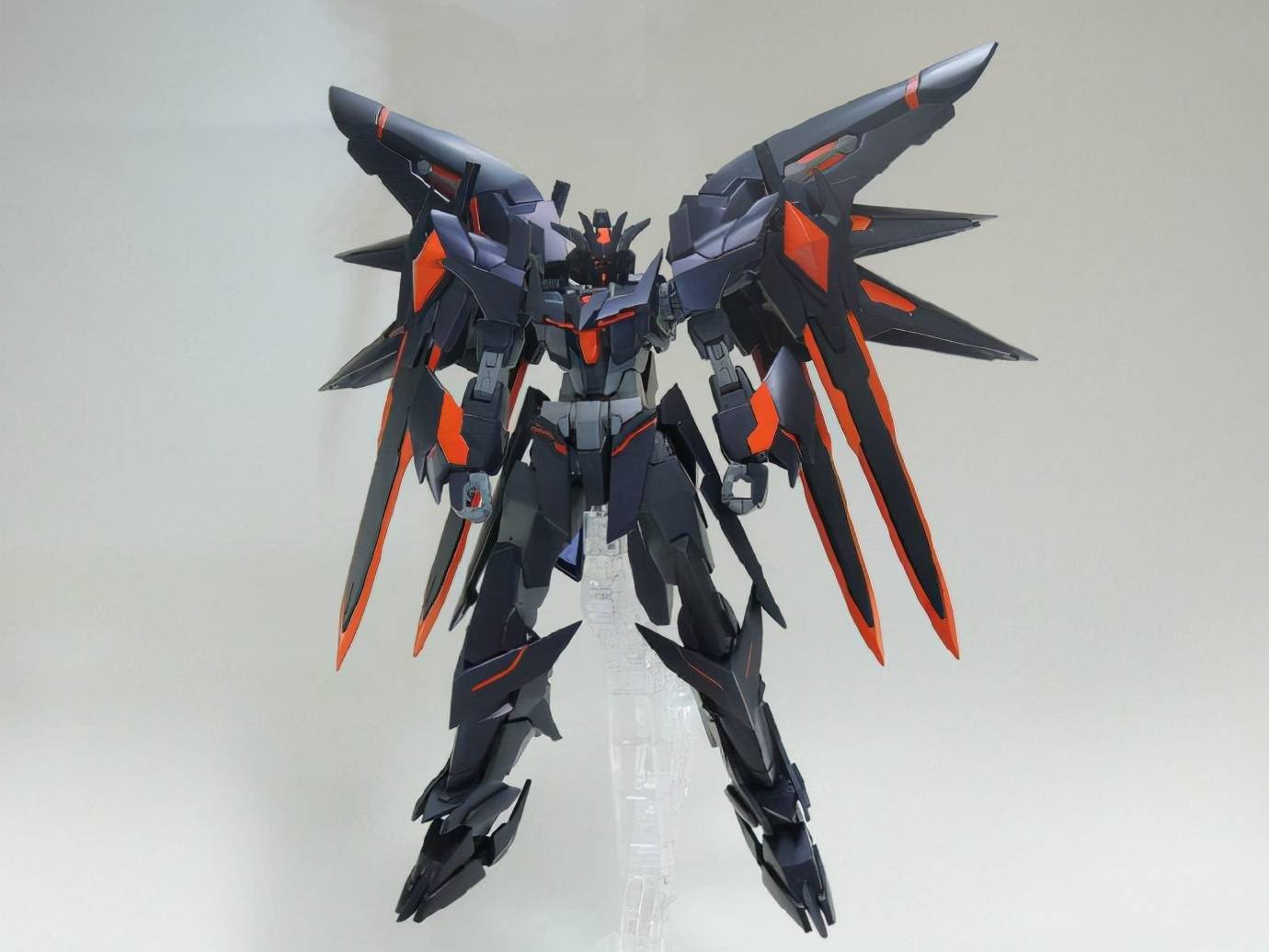 暗物质装甲核心高达模型