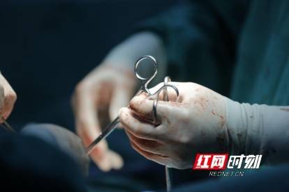 腹腔镜|尹晖明：“刀锋战士”不太“冷”