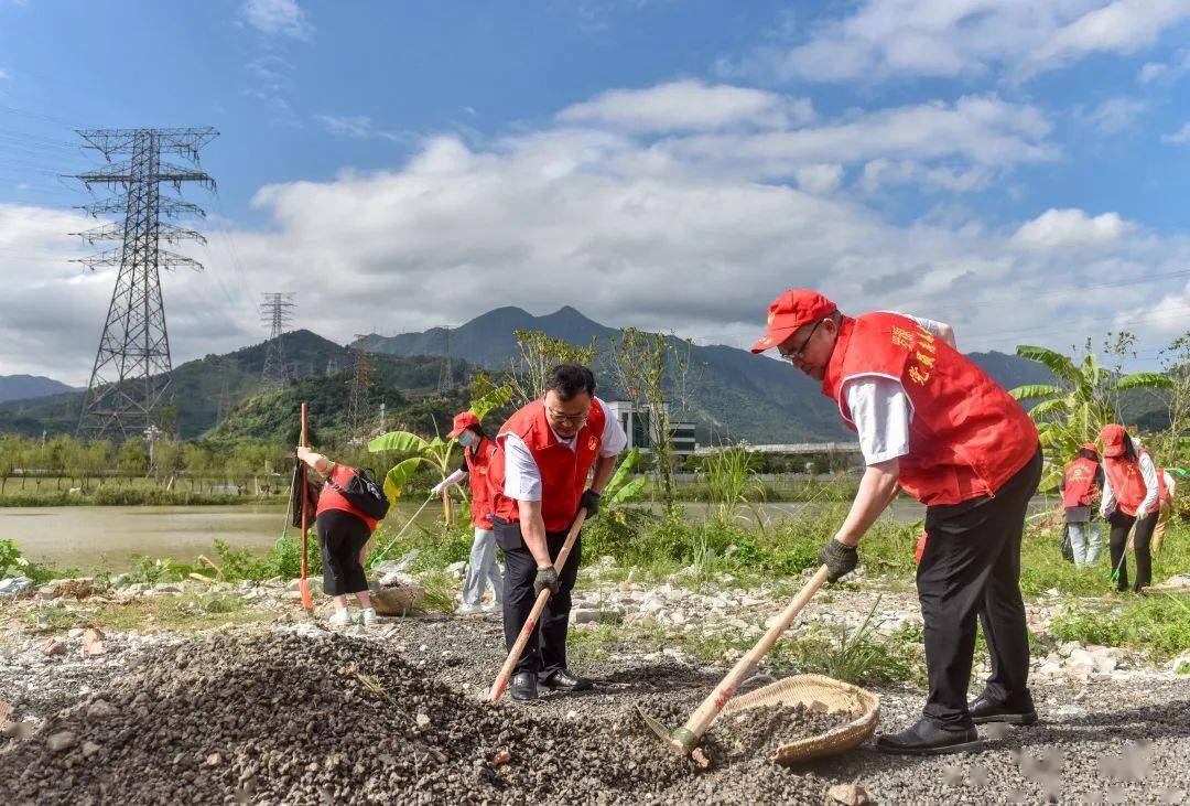 启动仪式最后,县委张新怿书记宣布全民护河,爱我罗川的主题护河活动