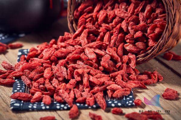 食物|保温杯突然爆炸！只因杯子里泡了枸杞，这种错很多人还在犯