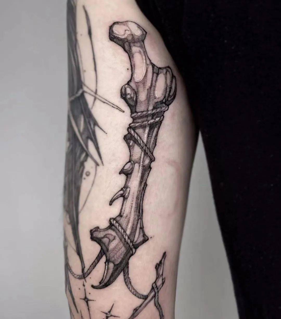 构成我们骨架的骨头纹身