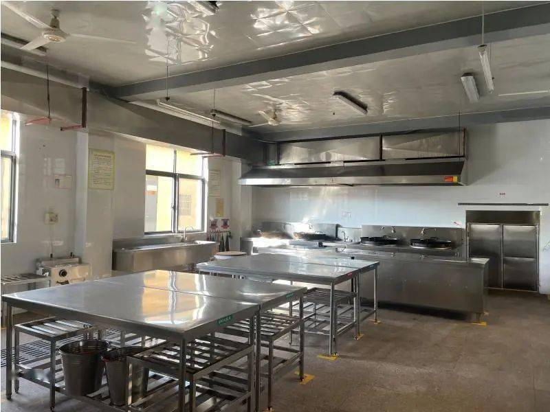 富阳智能阳光厨房上线直播学校食堂后厨保障舌尖安全