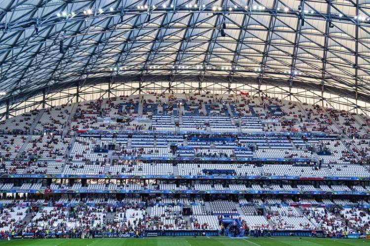 队报：法国内政部禁止巴黎球迷前往马赛主场观看法国国家德比
