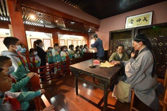 中药房|体验中医文化 迎接“世界传统医药日”