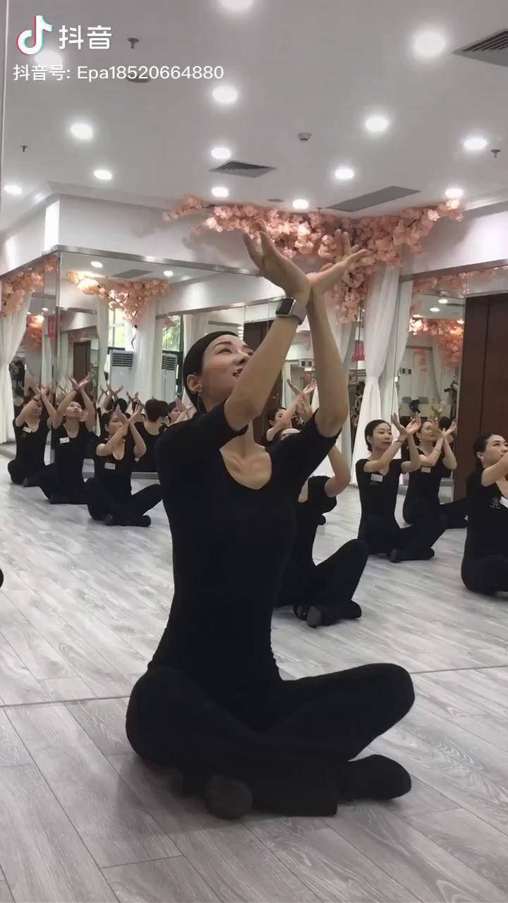 感受内在的呼吸状态雕塑心灵与身体的和谐统一赵艳萍优美形体仪态优美