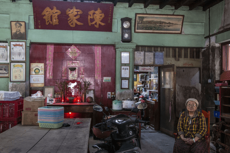 广州美院|著名摄影家刘博智用相机揭示缅甸华人生存百态