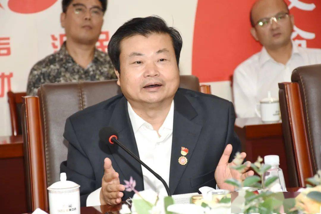 广州市国资委主任陈德俊一行到广药集团调研