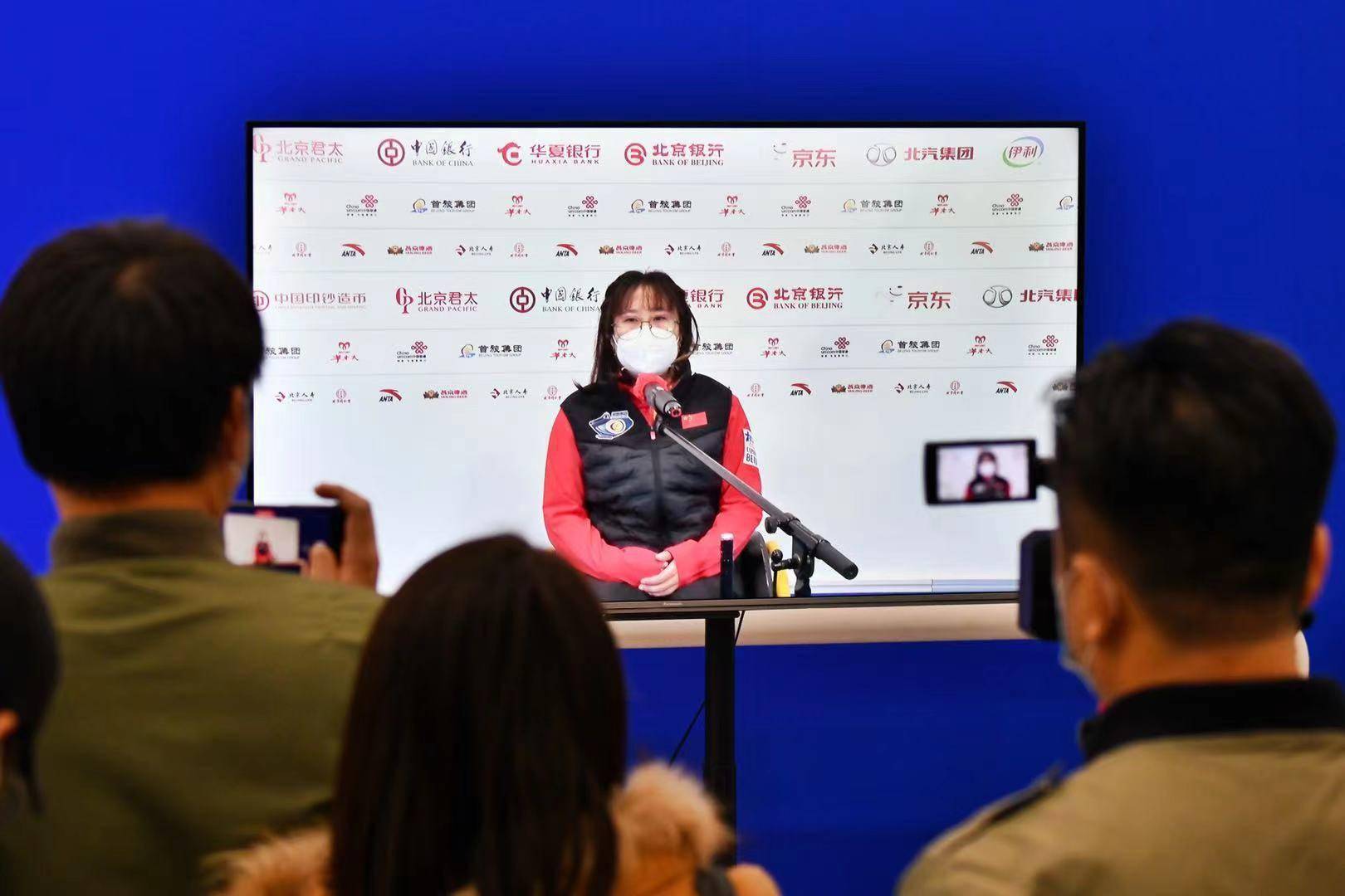 比赛日|“这里可以举办一届完美的冬残奥会”中外选手点赞冰立方
