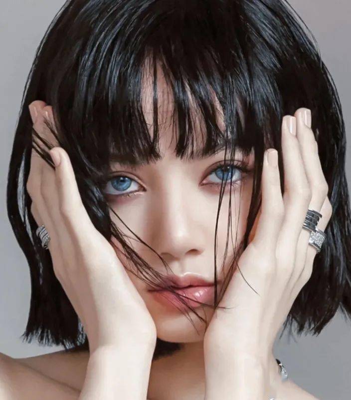 那是你没试过lisa辣妹妆!